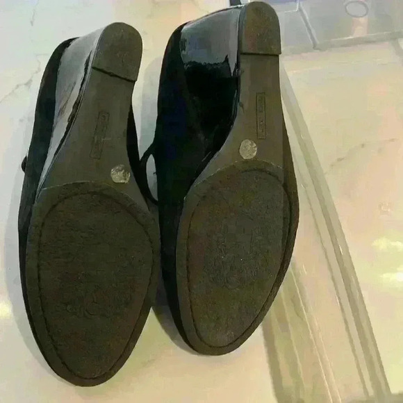 Vince Camuto Mary Jane’s size 9.5 wedge heel black suede - Picture 5 of 5